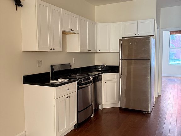 3rd image of 218 21st St #R1