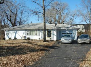 10019 Bon Oak Dr, Saint Louis, MO 63136