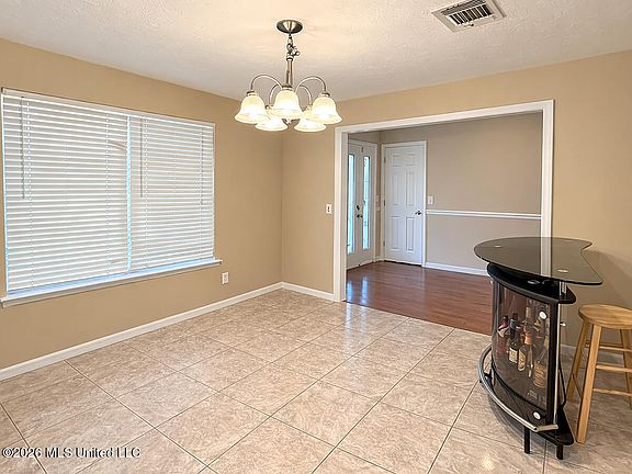 4th image of 1278 Hillard Howell Rd