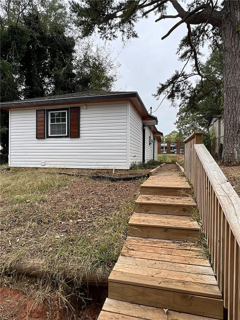 1 bed, 1.0 bath, $775 — Photo 1