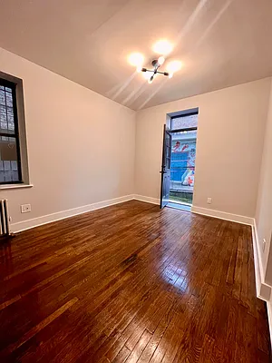 Rented by REAL New York | media 6