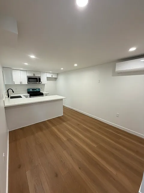 1114 Gladys Ave #1116-D