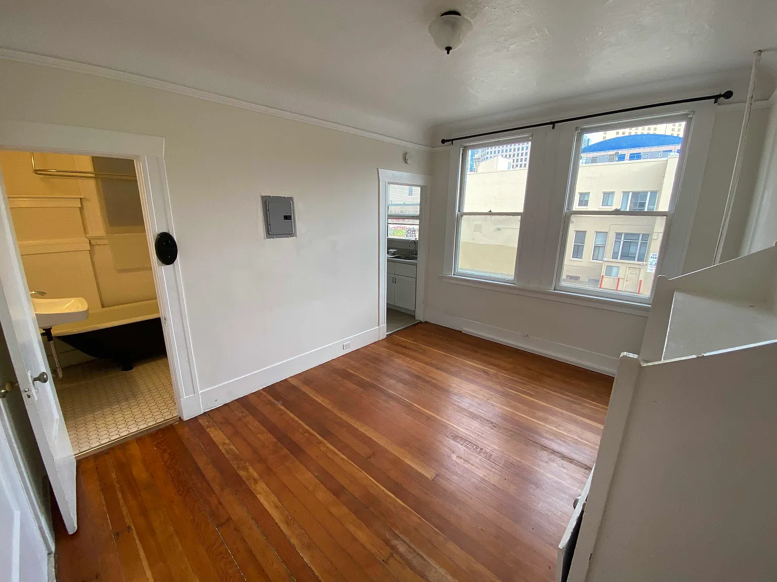 Studio, 1.0 bath, $1,395 — Photo 3