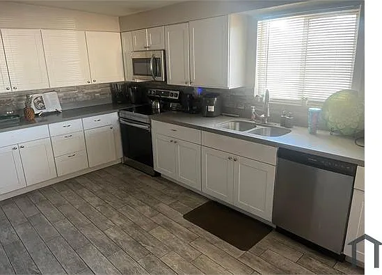 4 bed, 1450 sqft, $2,585 — Photo 3