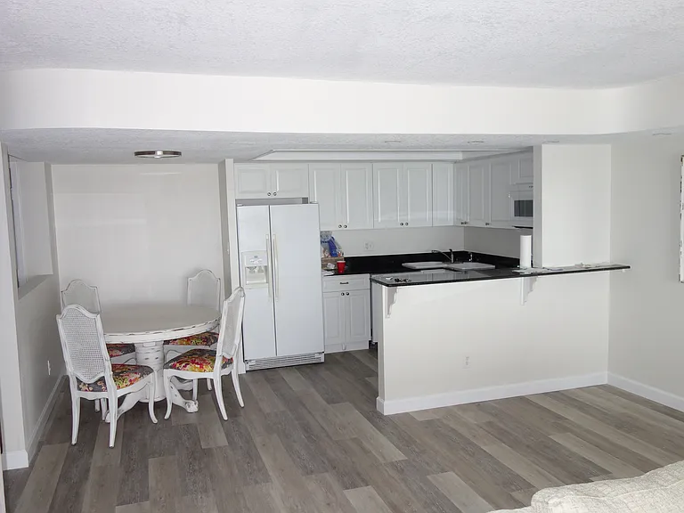 851 Bayway Blvd #905 — Photo 20