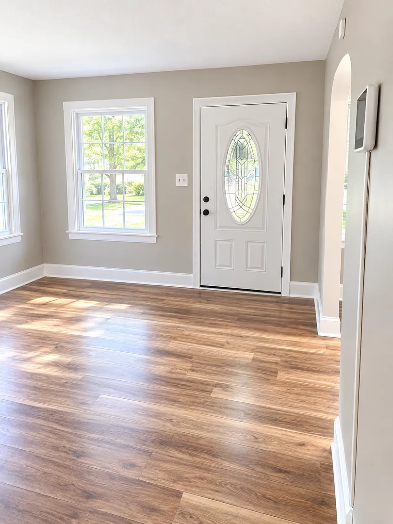 5 Bedroom, 2 Bath Home — Photo 2