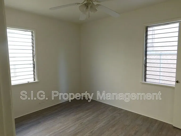 417 E Elmwood Ave #B — Photo 7