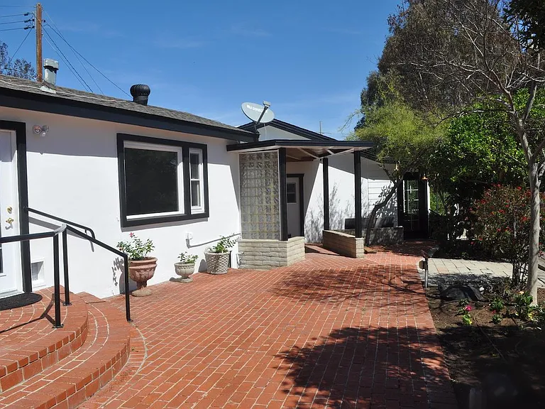 8785 Regency Rd — Photo 21