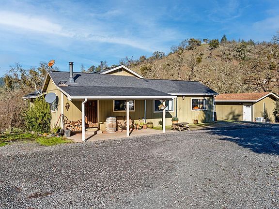 3rd image of 8400 Cave Creek Road