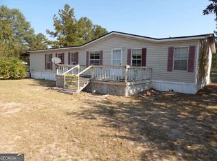 111 Sunnyside Dr, Box Springs, GA 31801