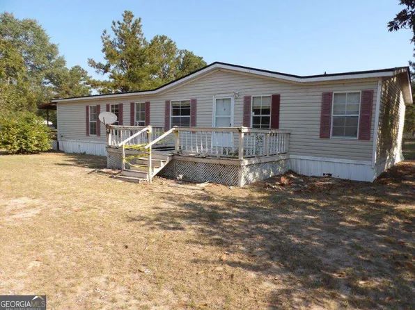 111 Sunnyside Dr, Box Springs, GA 31801