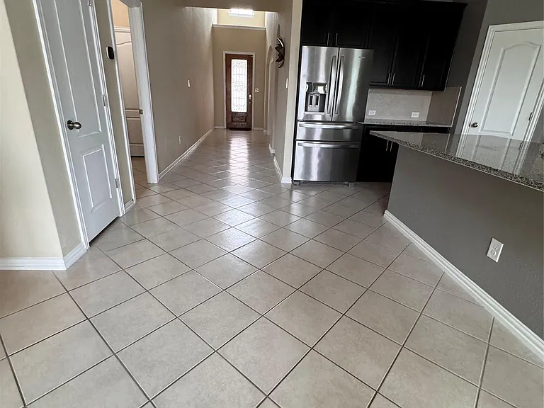 914 Emory Stable Dr — Photo 5