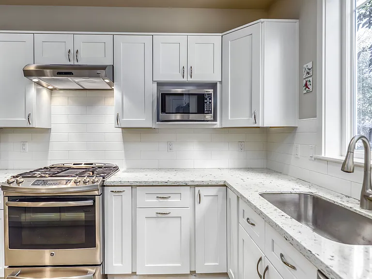 690 Wintersweet Rd NE — Photo 14