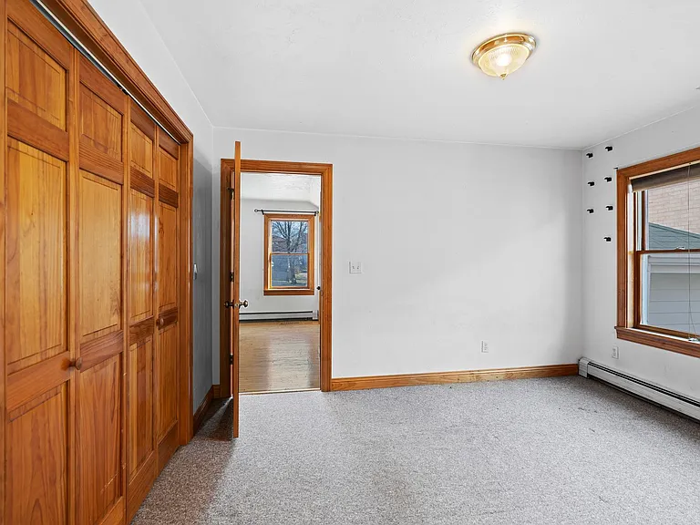 119 N Wisconsin St — Photo 4