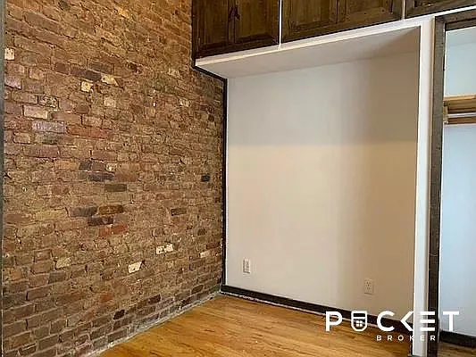 Rented by PocketBroker Inc | media 18