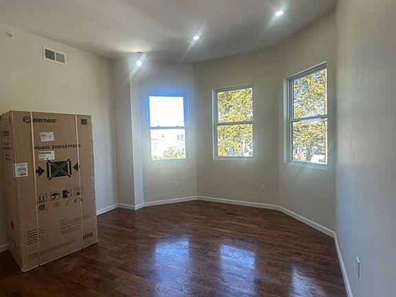 3rd image of 169 Lexington Ave #2LL