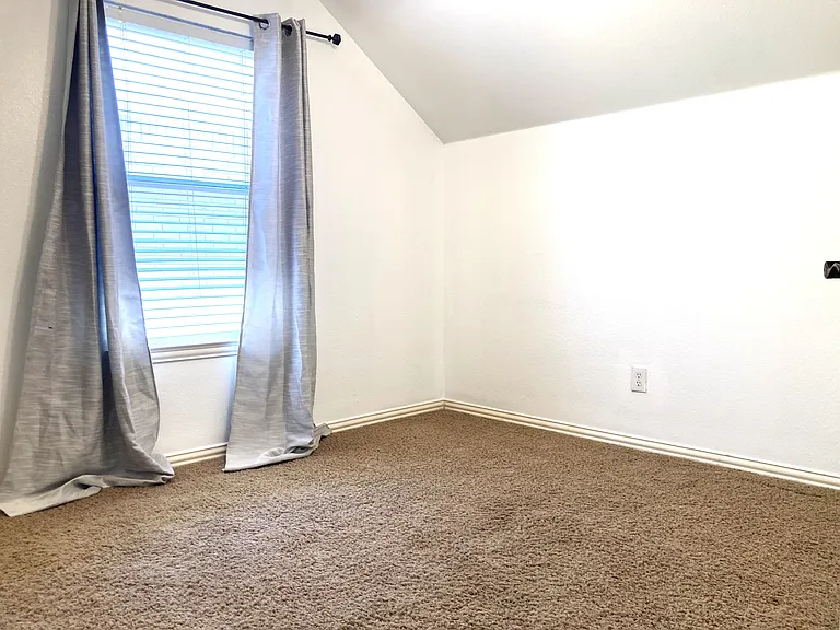 630 Waterview Dr — Photo 14
