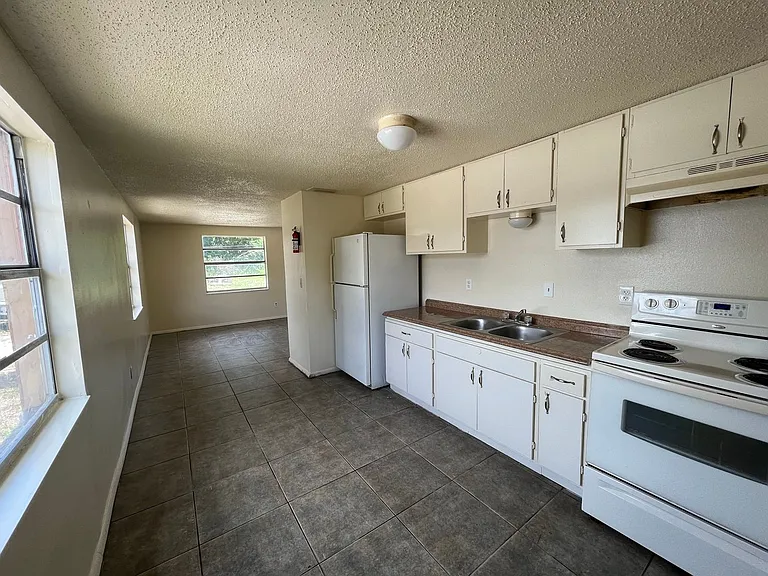 1014 57th Avenue Dr E — Photo 4