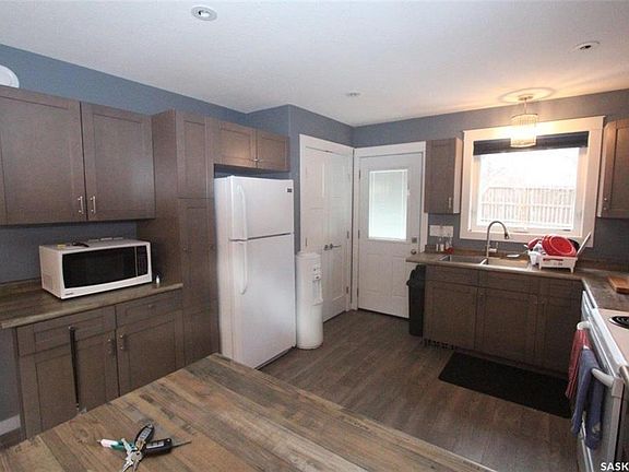 4th image of 203 Lilac Grove Ave