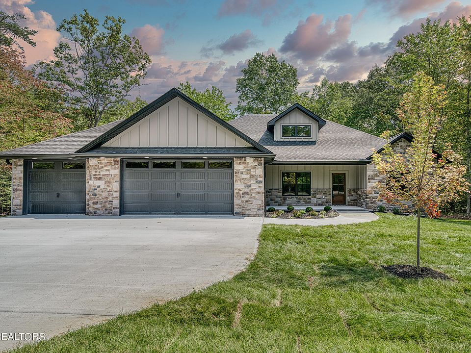 1st image of 122 Knollwood Ln
