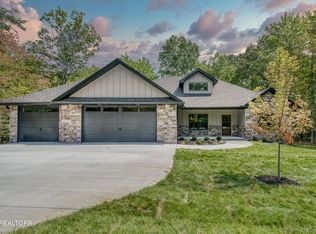 122 Knollwood Ln, Crossville, TN 38558