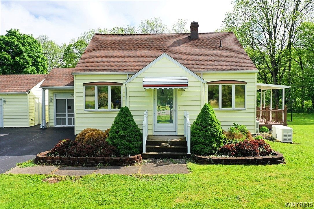 5765 Stone Rd, Lockport, NY 14094 | Zillow