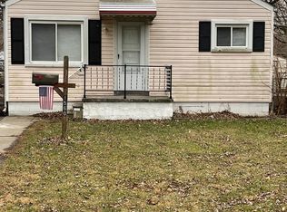 1560 E Jarvis Ave, Hazel Park, MI 48030