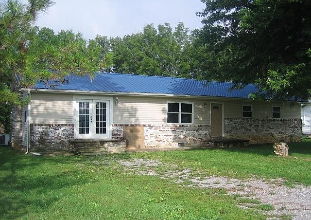 1st image of 125 Bradley Dr
