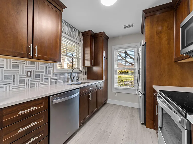 16842 Bridgeton Ln — Photo 13