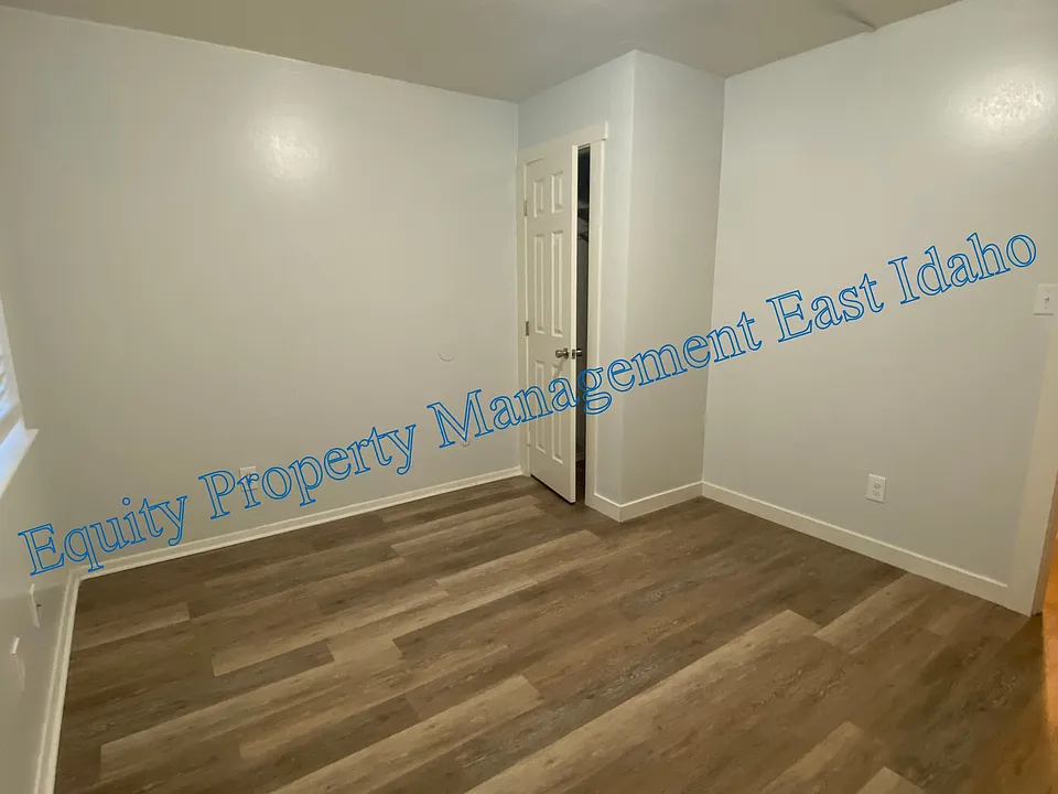 1070 McKinley Ave #8