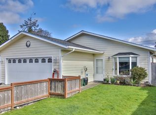 1047 Augustine Ave, Coos Bay, OR 97420