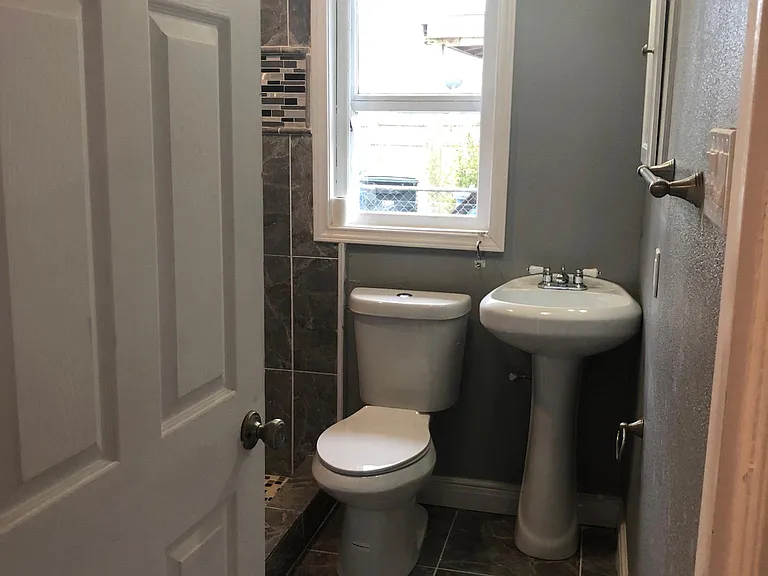 1518 Cambridge Dr — Photo 16