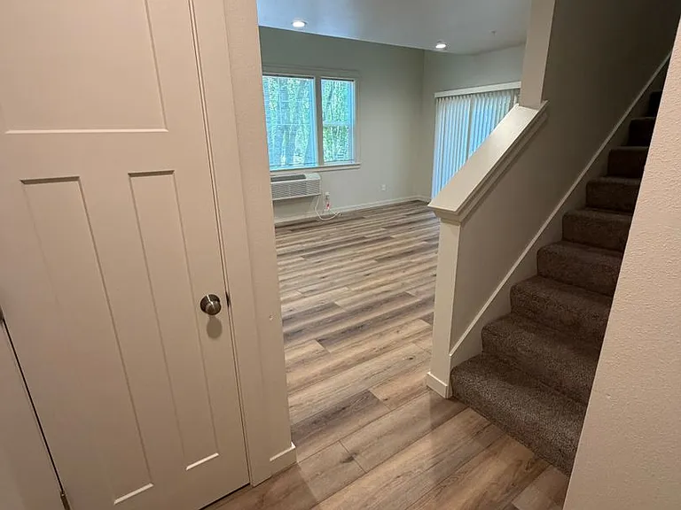 Lincoln St. Apartments — Photo 31