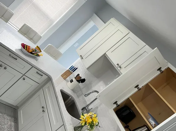 79 Armory St, Worcester, MA 01603