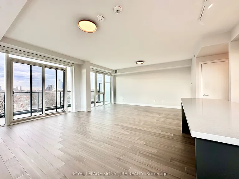 664 Spadina Ave #701 — Photo 11