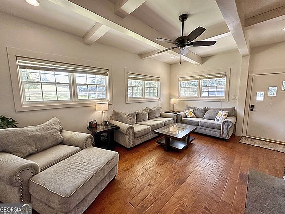 5th image of 450 Gordon Cir