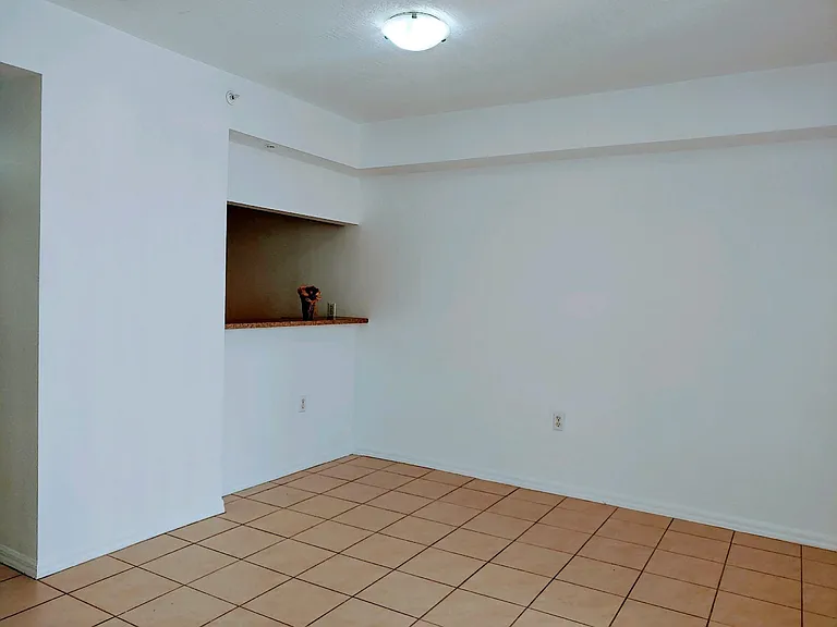 102 SW 6th Ave #610 — Photo 10