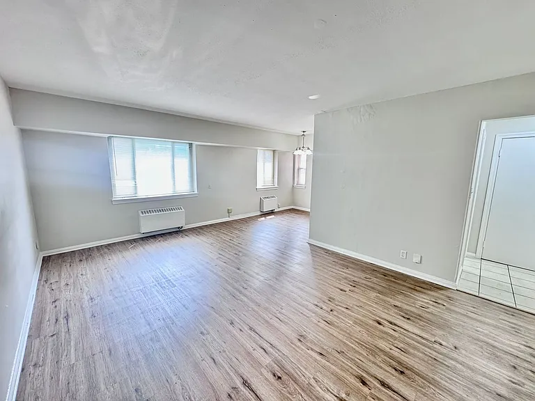 Colton House Apartments — Photo 63