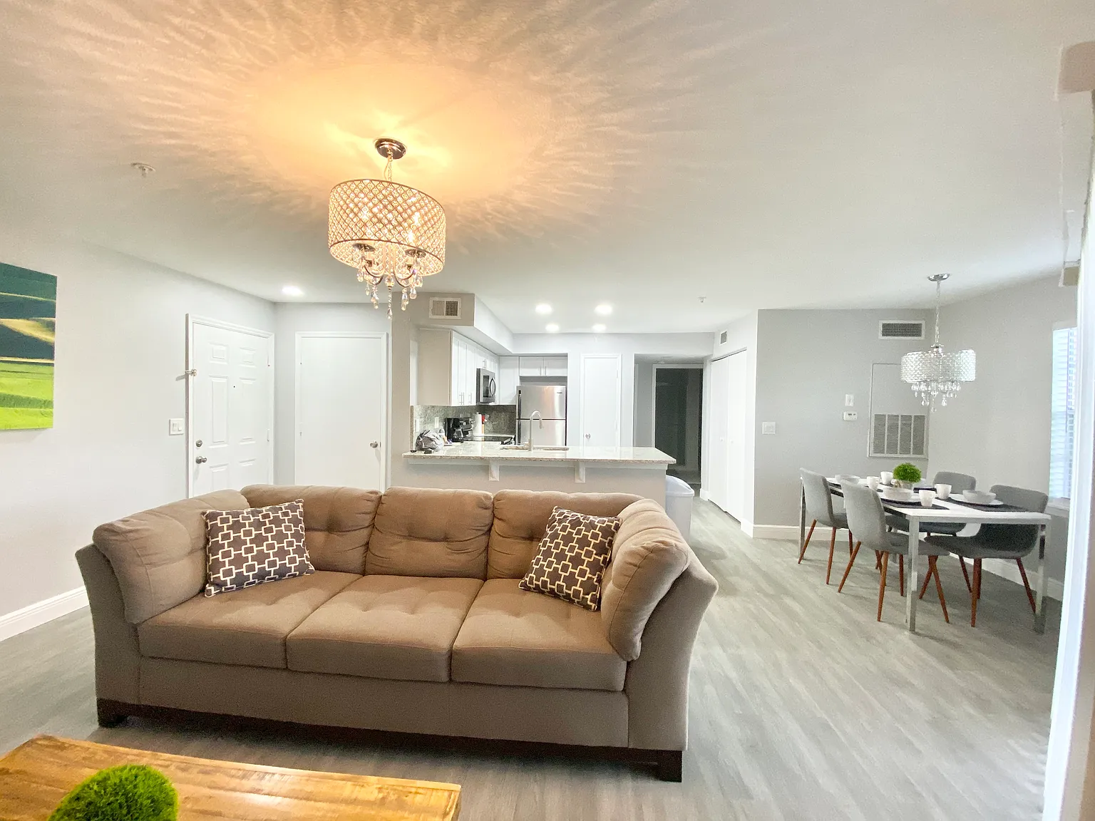 2 bed, 1007 sqft, $2,500 — Photo 3