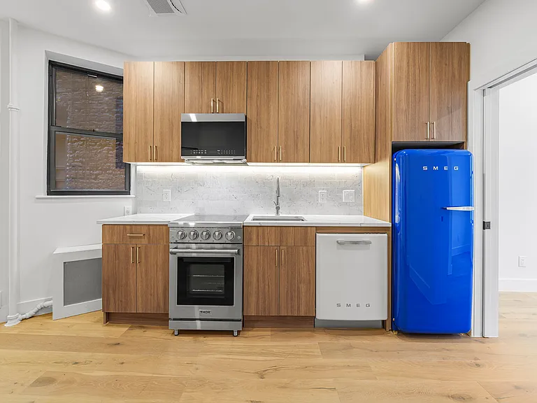 188 6th Ave #5FN — Photo 1