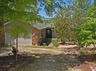 382 Hillcrest Dr, Ridgedale, MO 65739