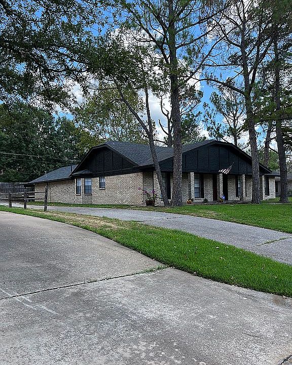1st image of 2531 Sherwood Dr