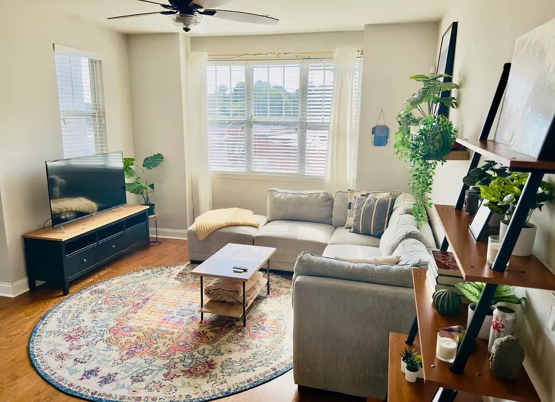 1 bed, 786 sqft, $2,300 — Photo 3