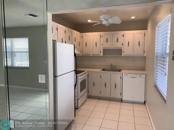 271 Piedmont Ter #F, Delray Beach, FL 33484