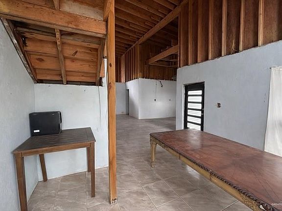 4th image of 7300 Ciruelos St