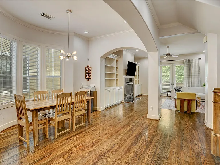 4262 Childress St #B — Photo 7