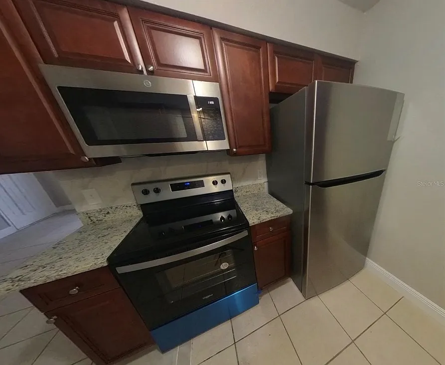 Building Photo - 210 N Lone Oak Dr #1