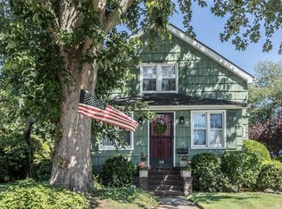 19 Princeton St, Garden City, NY 11530