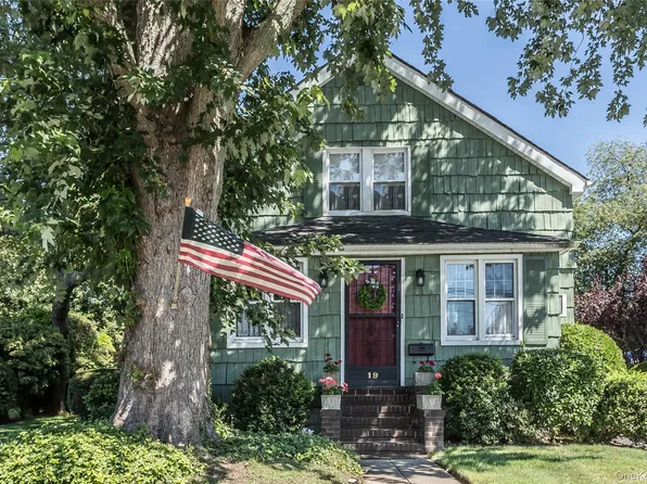 19 Princeton Street, Garden City, NY 11530