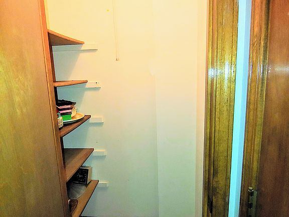 Bonus Walk in off 1/2 Bath